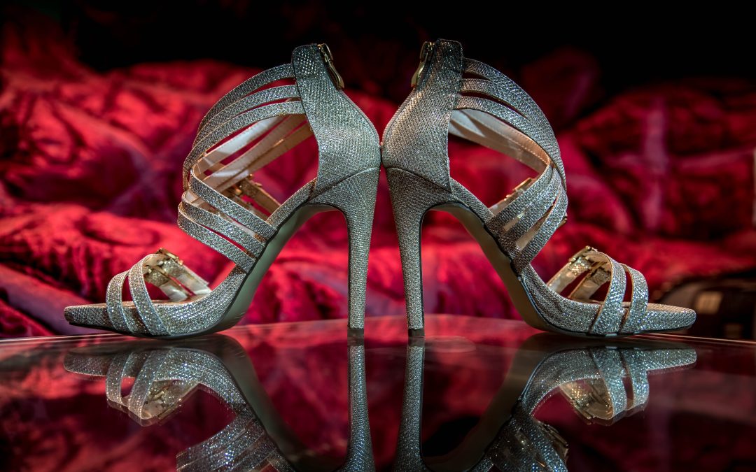 Comment transformer en 2 minutes une tenue de jour en tenue de soirée ?